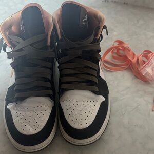 Air Jordan 1 Mid “Digital Pink / Black / White” – Like New (No Box